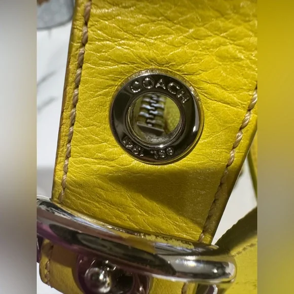 Coach Chartreuse Signature & Suede Shoulder Crossbody Bag #9362 - Picture 3 of 11